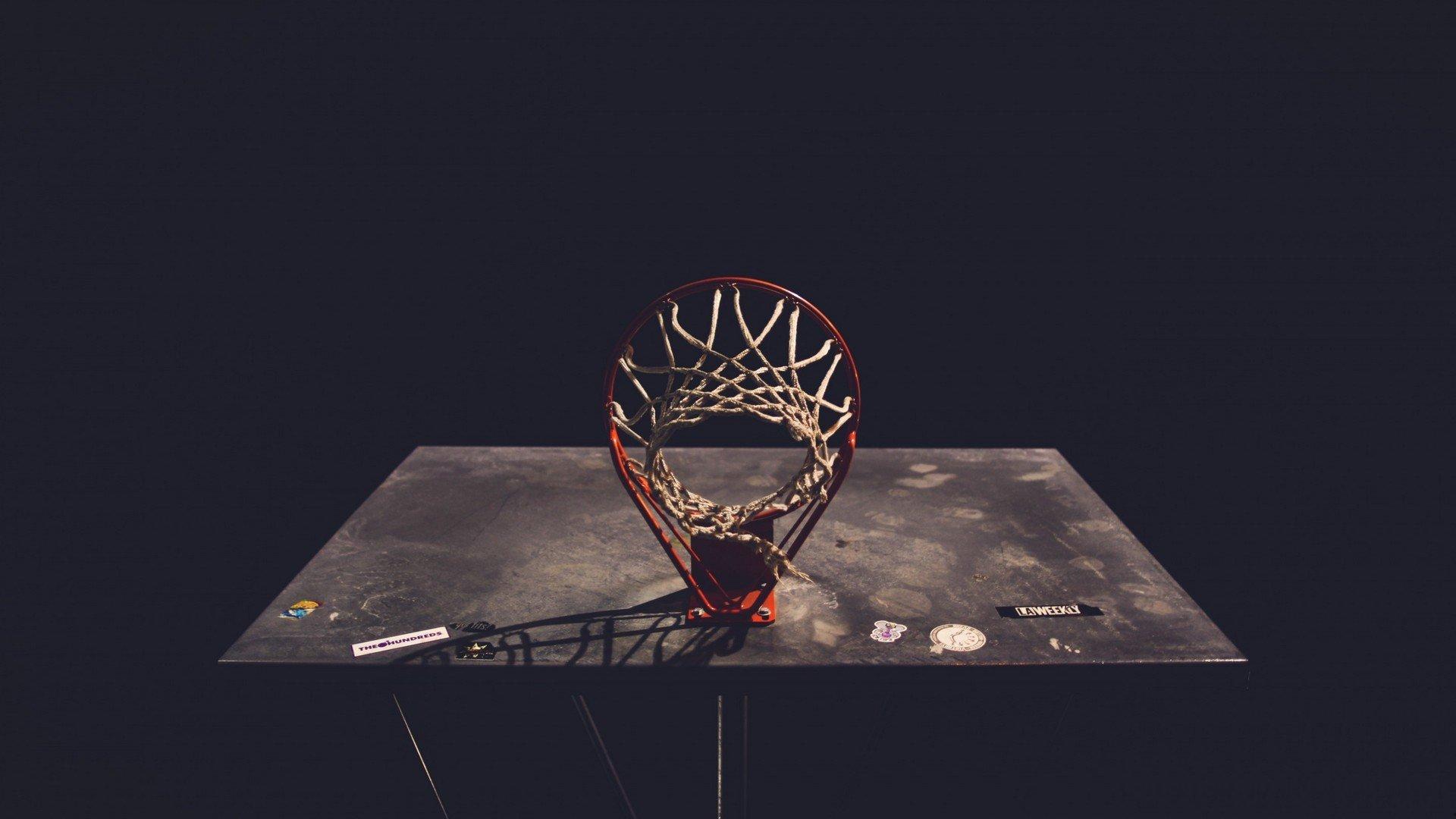 奥莱报独家披露，埃托奥深陷腐败丑闻，面临操纵比赛与税务欺诈等多重指控