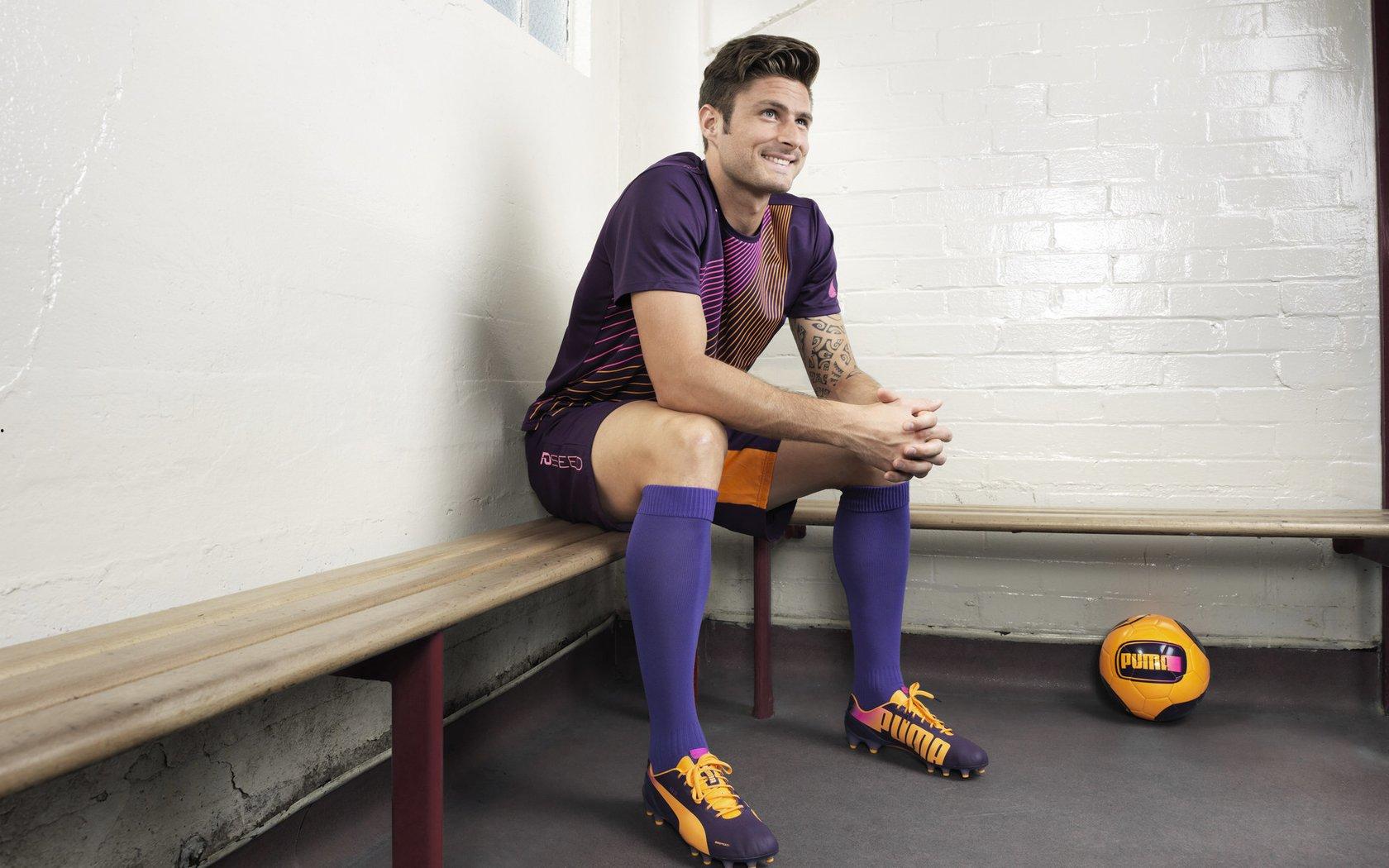 金州勇士G3激战失利，库里仅获1次罚球引争议，裁判尺度令人费解